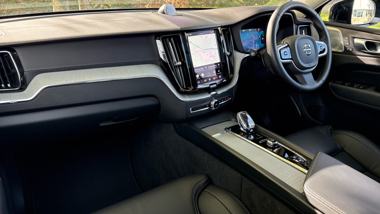 Volvo XC60 2.0 T8 [455] PHEV Ultra Dark 5dr AWD Geartronic Estate